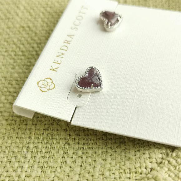 BRAND NEW Kendra Scott Ari Heart Amethyst Silver Stud Earrings - Picture 3 of 6